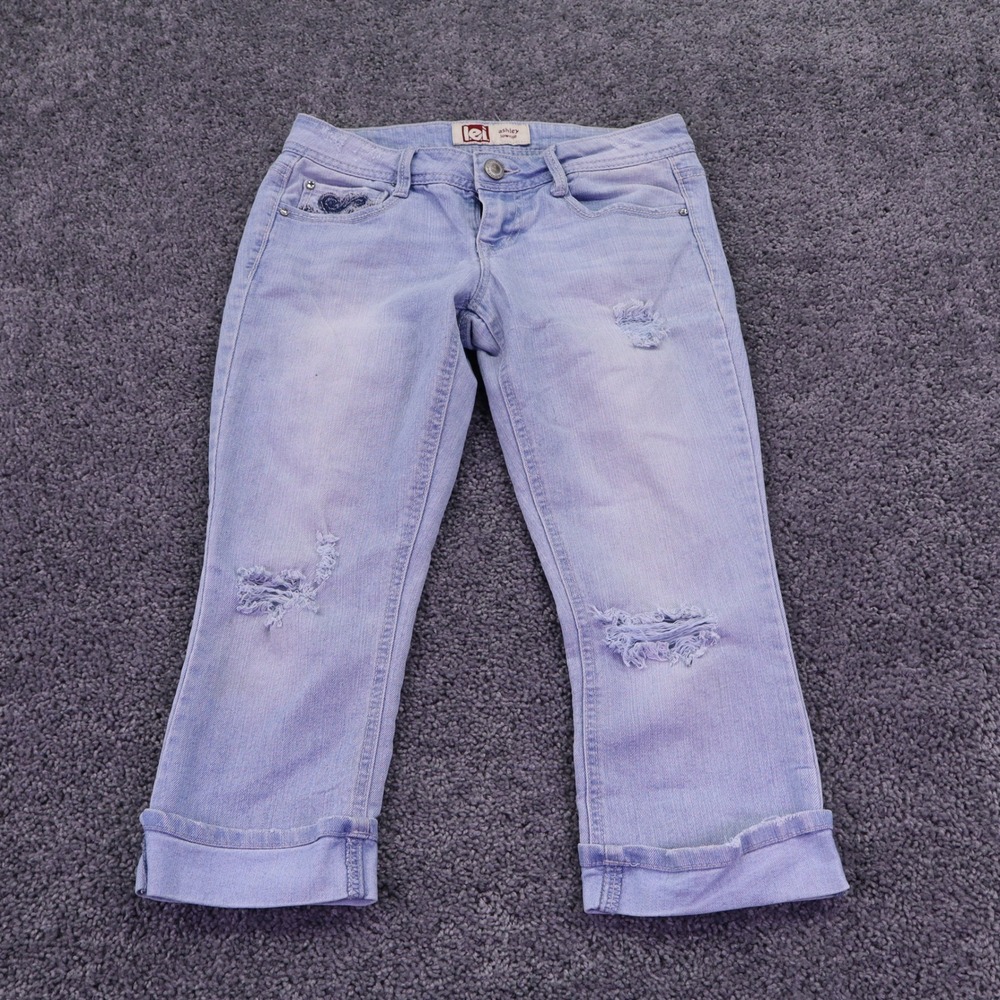 LEI Capri Jeans Womens 3 Light Blue Ashley Low Rise Distressed Cropped Denim
